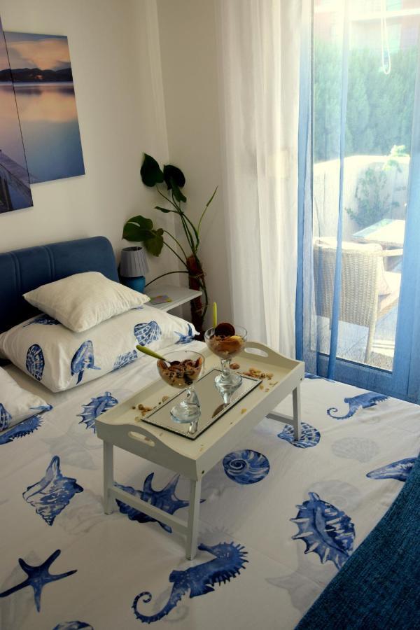 Apartment Marimar, Beachfront 1St Row Split Buitenkant foto