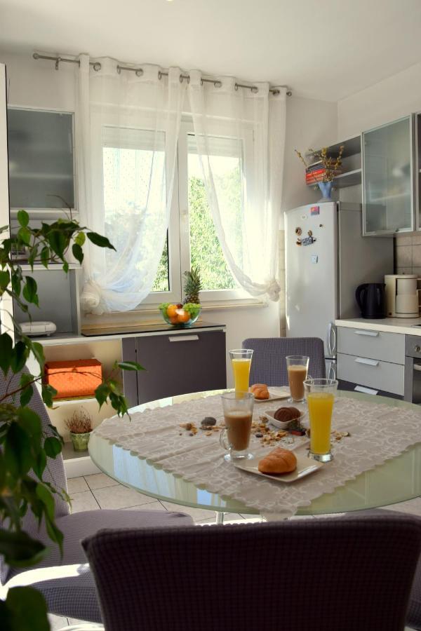 Apartment Marimar, Beachfront 1St Row Split Buitenkant foto