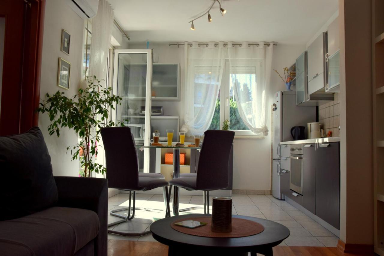 Apartment Marimar, Beachfront 1St Row Split Buitenkant foto