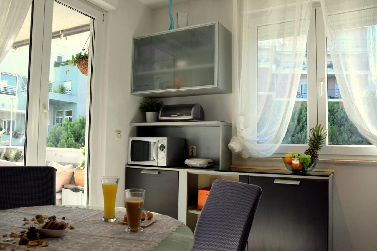 Apartment Marimar, Beachfront 1St Row Split Buitenkant foto